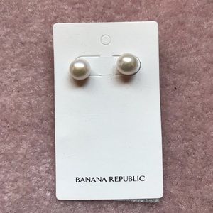 NEW Banana Republic Pearl Earrings